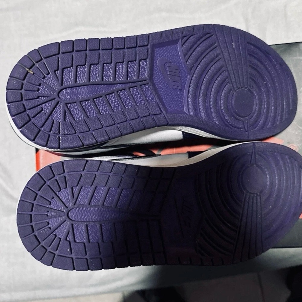 Jordan Men's White and Purple Sneakers - Picture 3 of 7